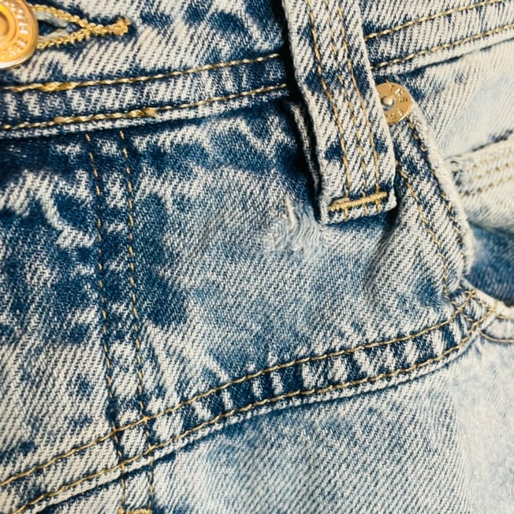We The Free Blue Light Wash Button Fly Straight Leg Denim Jeans | Size 27 - Picture 4 of 6
